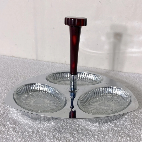 Vintage Glo Hill Gourmates  Chrome Serving Tray W Bakelite Handle & Glass Dishes - Picture 1 of 15